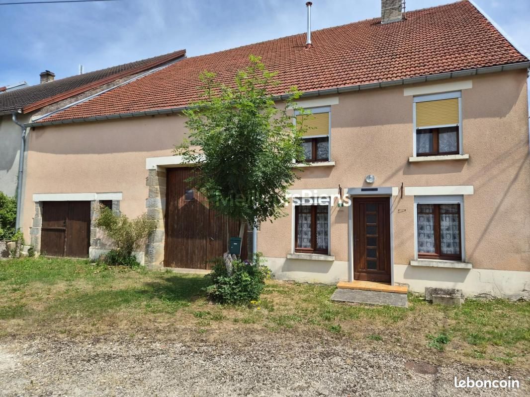 Maison 3 pièces 95 m² · à Marcilly-en-Bassigny · 95 m² · 66 000 €