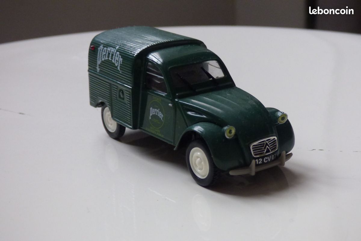 CITROEN ACADIANE LA POSTE NOREV 1:43 imperfection sans boite de ref