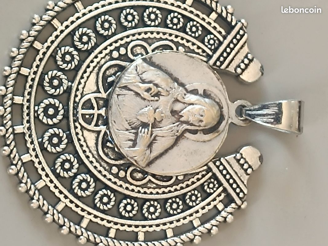 Pendentf Jésus, breloque relgeux or 18 carats, breloques chrétennes
