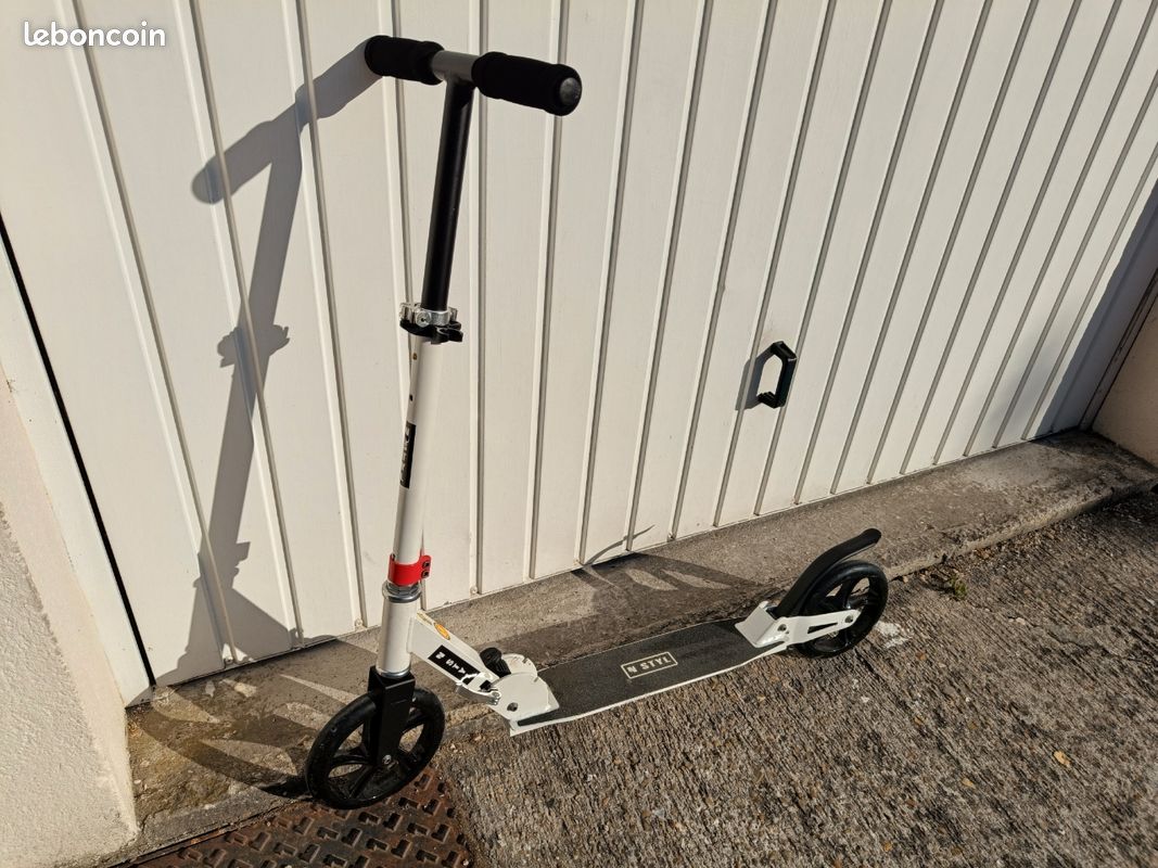 Trottinette pliante grandes roues très bon état (image 1)