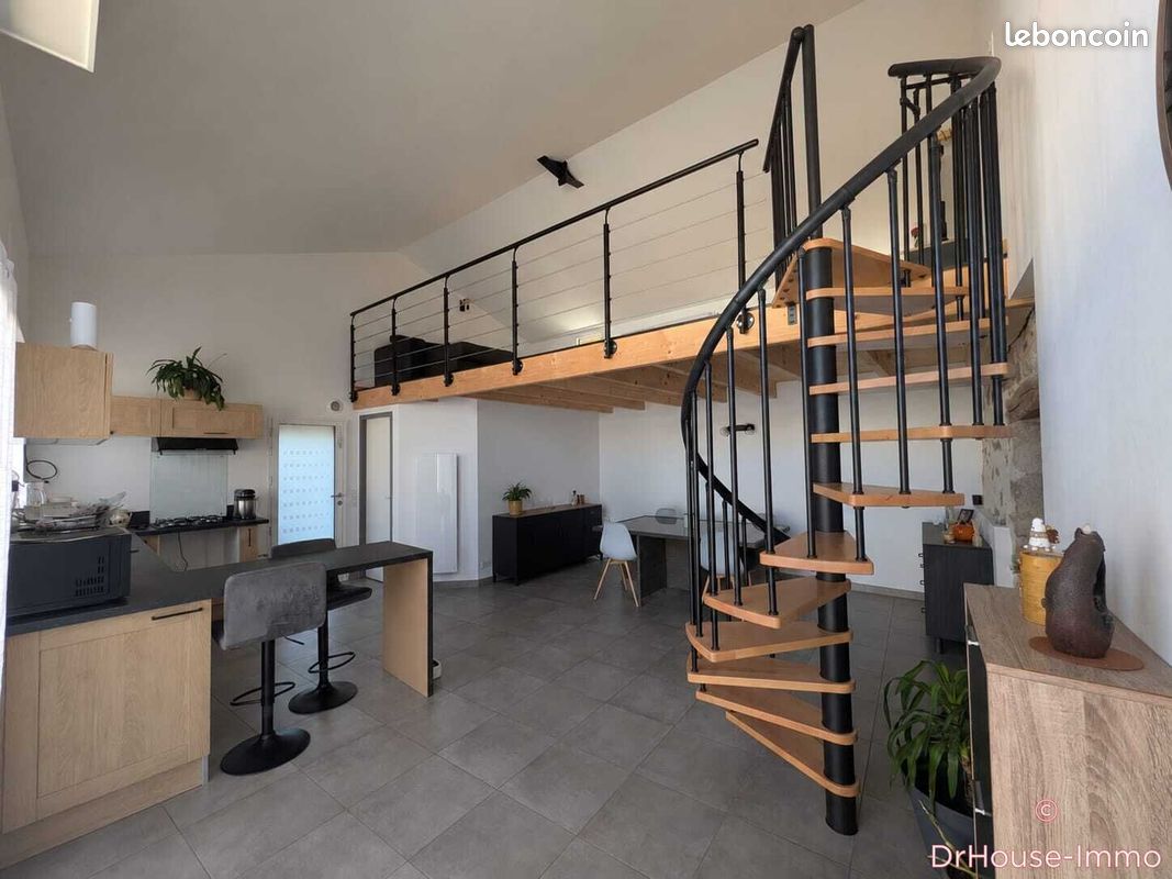 Maison 5 pièces 100 m² · à Saint-Étienne-du-Bois · 100 m² · 239 000 €