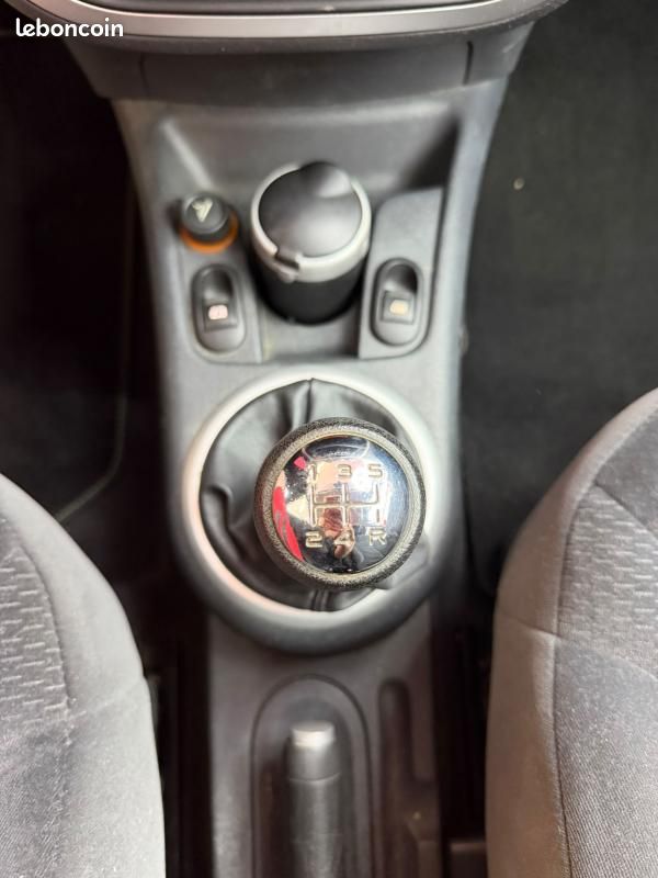 Citroën C3 1.6 i 16V 110 CV. Phase 2 (image 16)