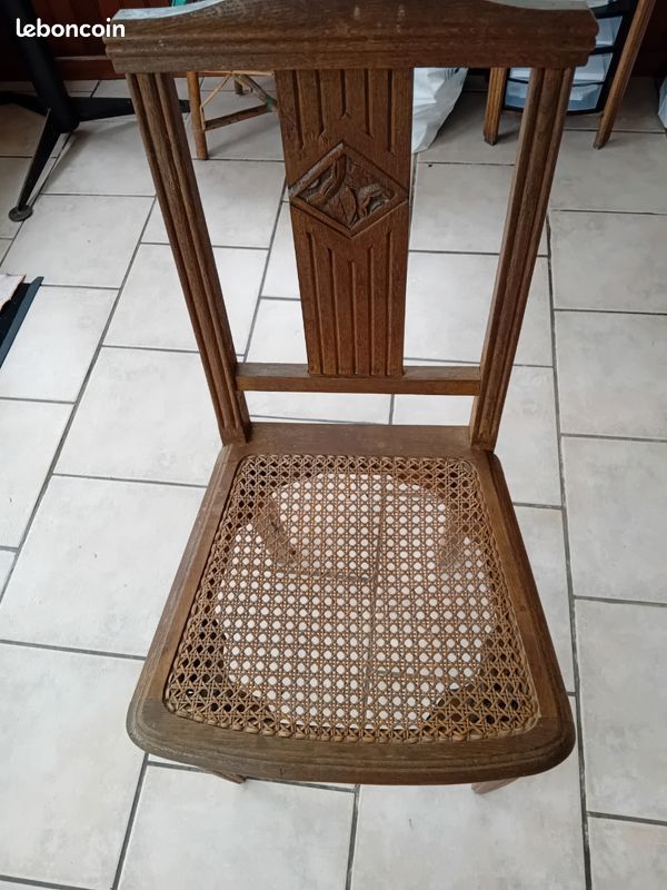 Chaise cannée (image 1)
