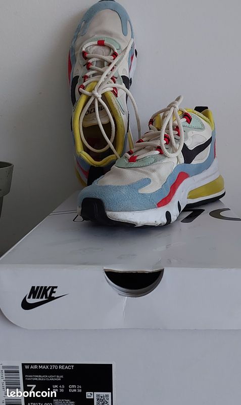 Paire de basket air max 270 react blanche, jaune, rouge, bleu Nike