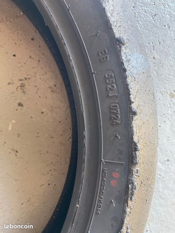 Pirelli slick (image 3)