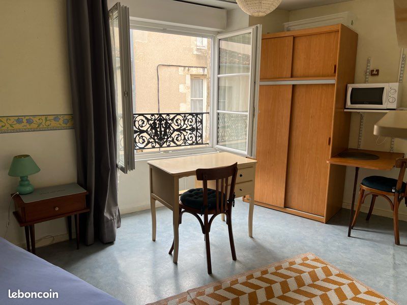 Appartement 1 pièce 12 m² · à Poitiers · 12 m² · 400 €