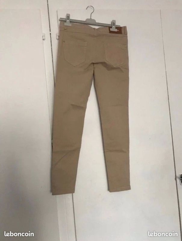 Pantalon neuf sans etiquette Zara (image 4)