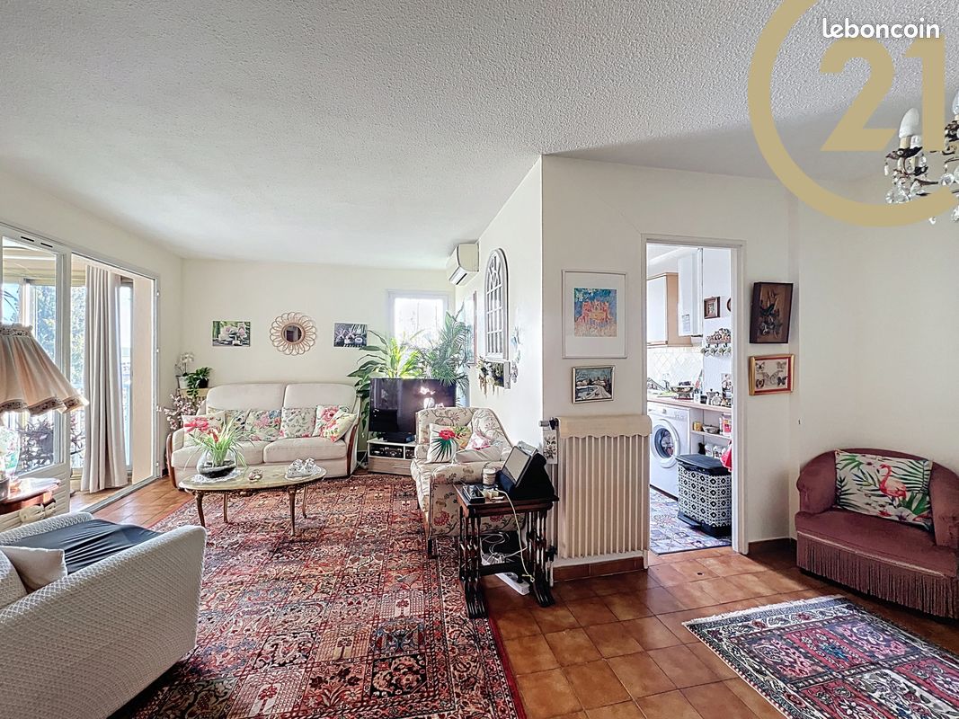 Appartement 3 pièces 67 m² · à Fréjus · 67 m² · 215 000 €
