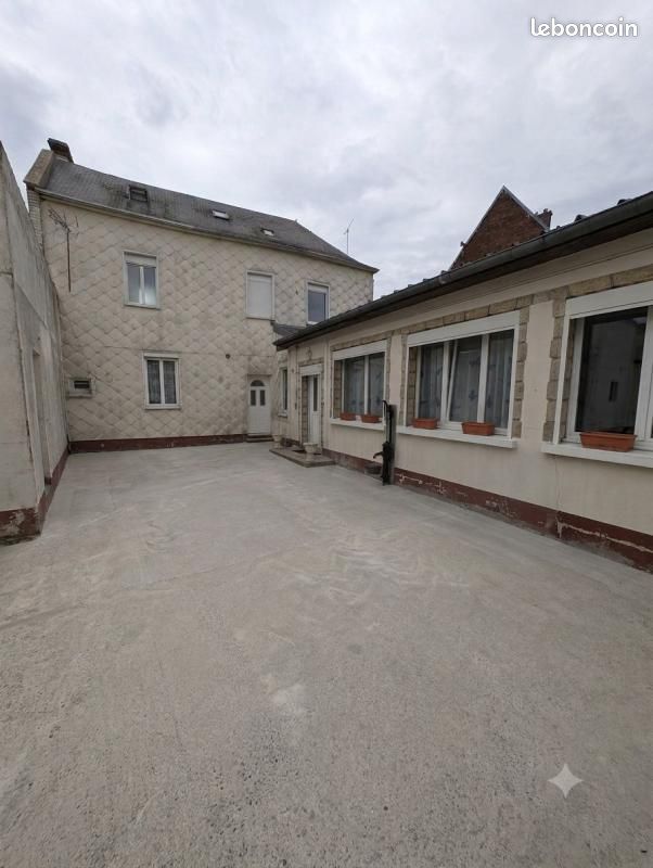 Immeuble 6 pièces 227 m² · à Harbonnières · 227 m² · 214 000 €