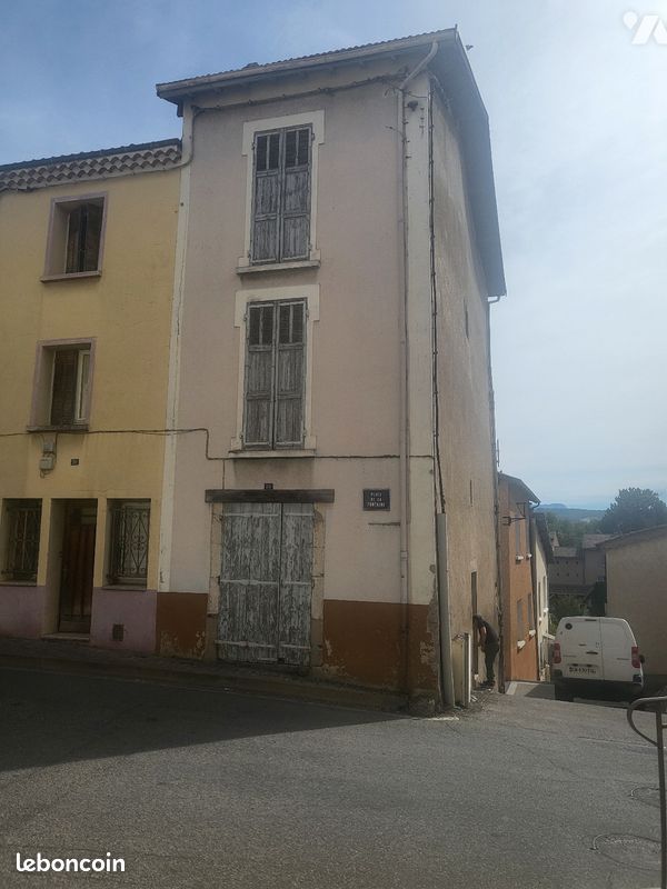 Maison 6 pièces 91 m² · à Laragne-Montéglin · 91 m² · 35 000 €