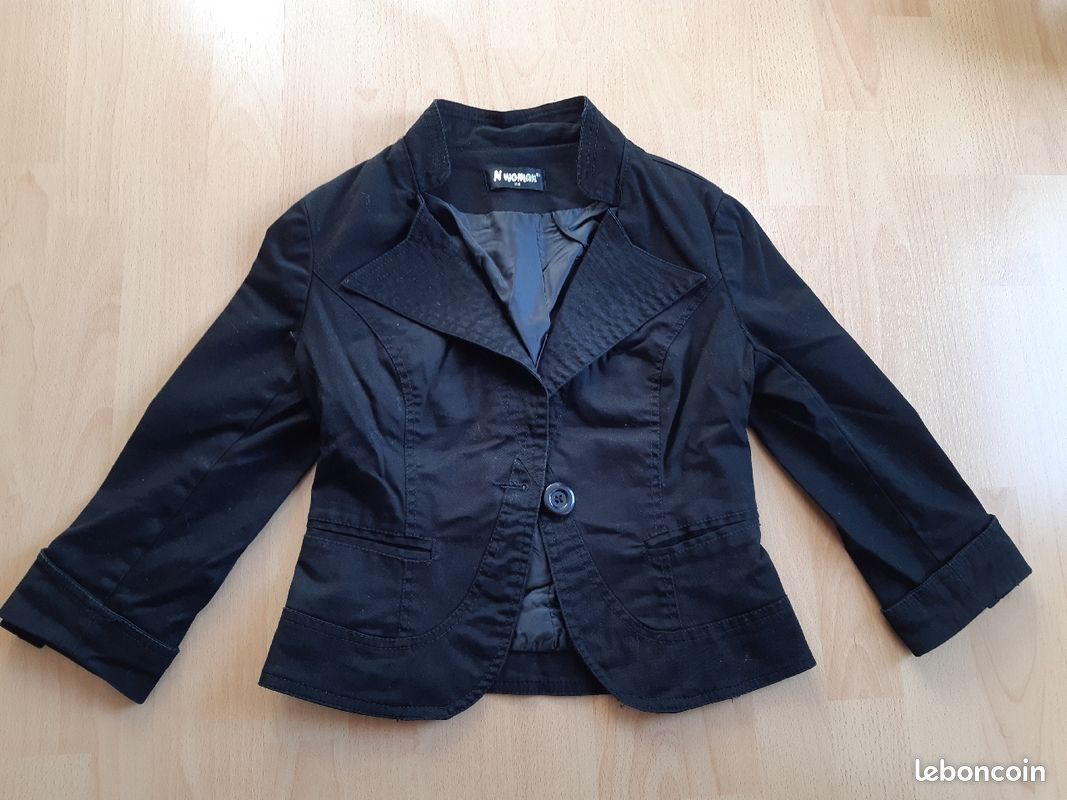 Veste courte noire habillée manches 3/4 (image 1)