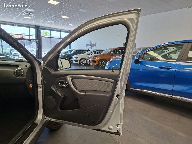 Dacia DUSTER 1.2 TCE 125 ch 4X4 4wd (image 27)