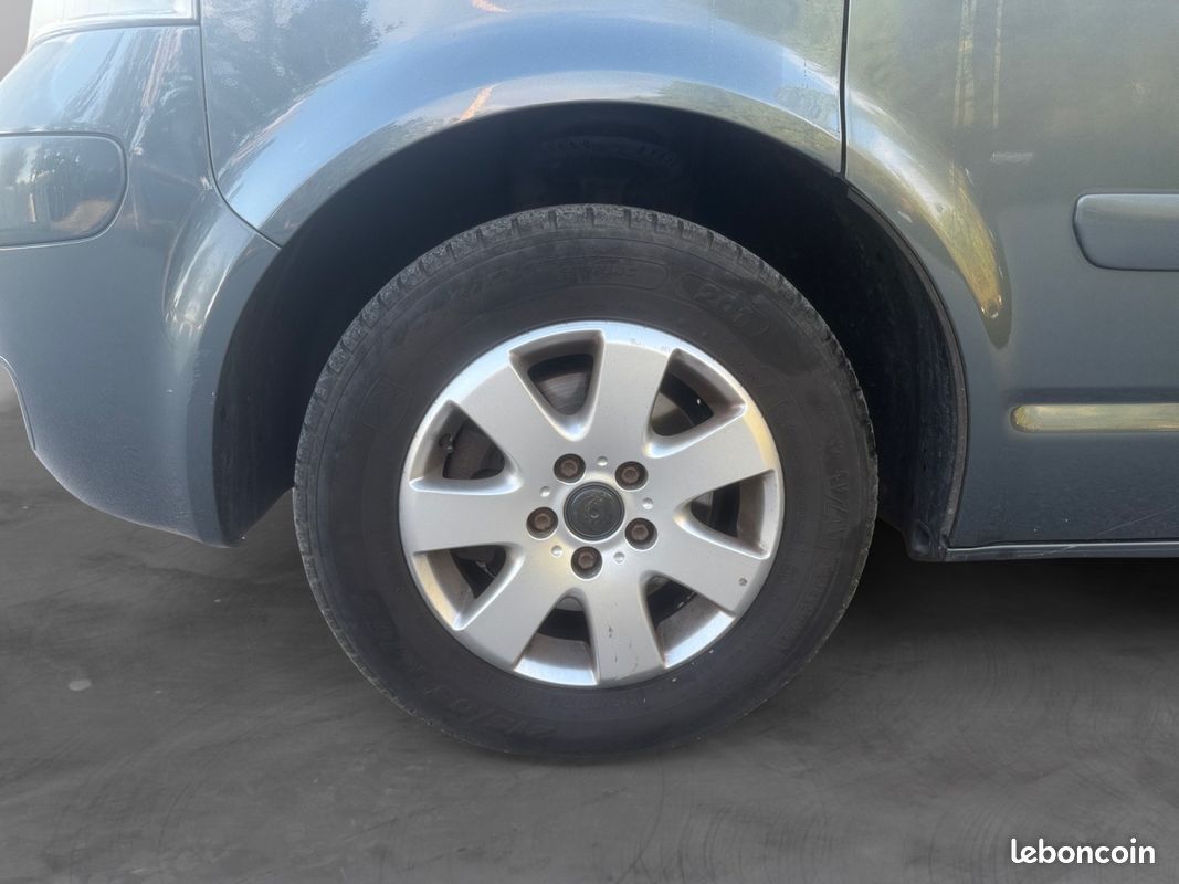 VOLKSWAGEN MULTIVAN 2.5 TDI 130 sièges chauffants carplay clim 3 zones garantie 12 mois (image 20)
