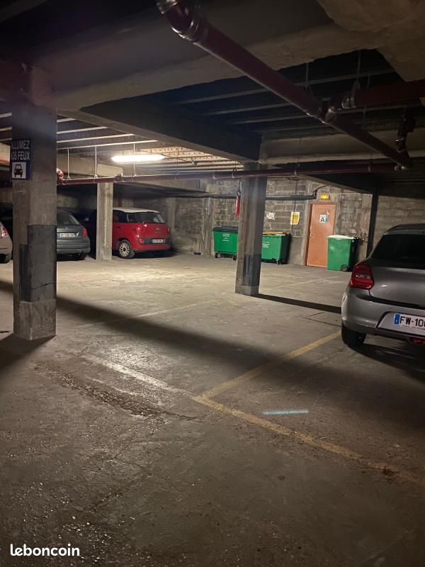 Parking 10 m² · à Paris · 10 m² · 75 €