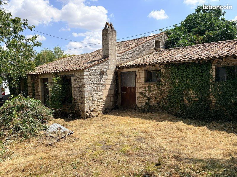 Maison 2 pièces 123 m² · à Saint-Maxire · 123 m² · 67 000 €