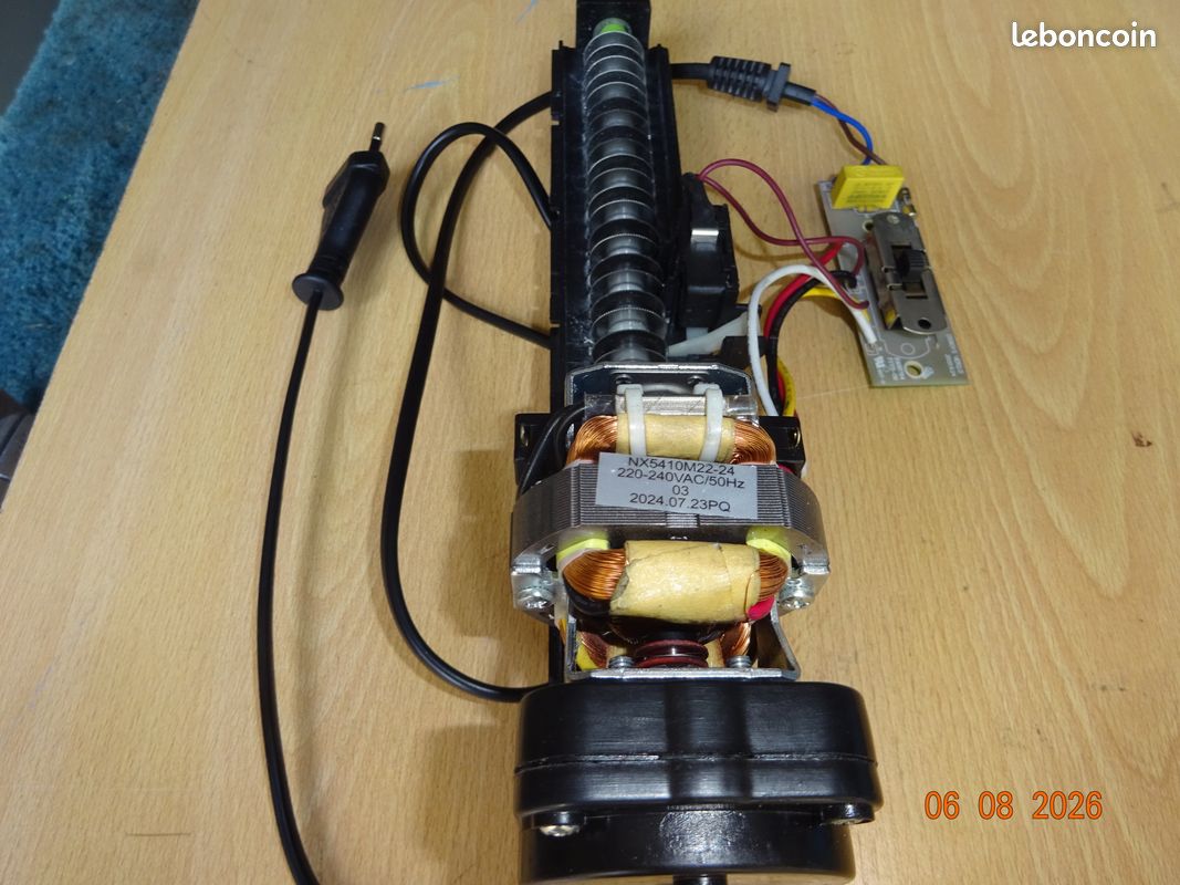 Moteur de destructeur de documents 220v complet avec platine interrupteur plus son cable (image 2)