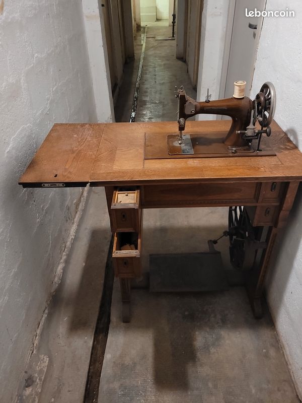 Machine à coudre (image 4)