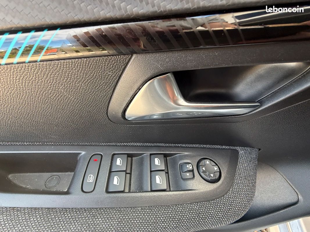 Peugeot 208 II Style (image 17)