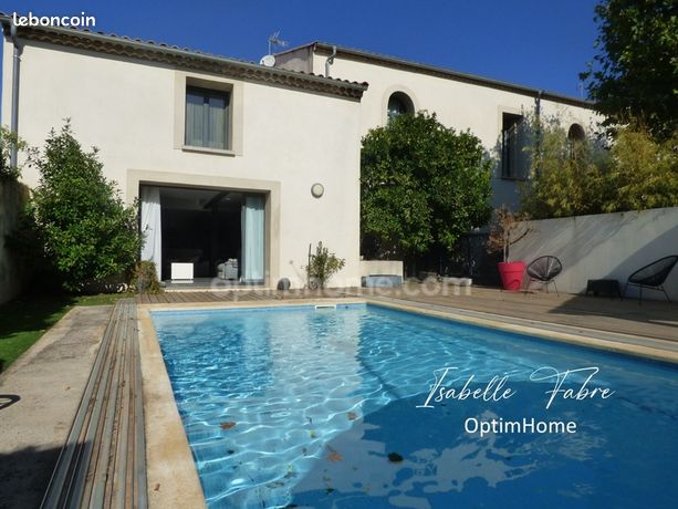 Maison 8 pièces 332 m²
