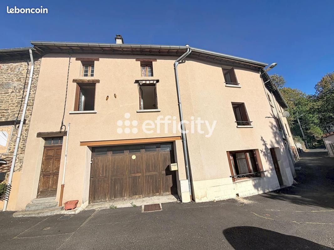 Maison 7 pièces 146 m² · à Thiers · 146 m² · 65 000 €
