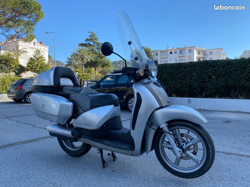 Aprilia scarabeo 125 GT collector (image 2)