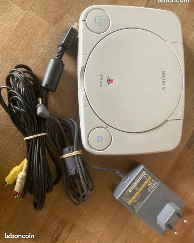 CONSOLE PS1 SONY PlayStation 1 Ps One Grise avec Manette Testé et propre EUR 78,95 - FR CONSOLE PS1 SONY PlayStation 1 Ps One Grise avec Manette Testé et propre EUR 78,95 - FR