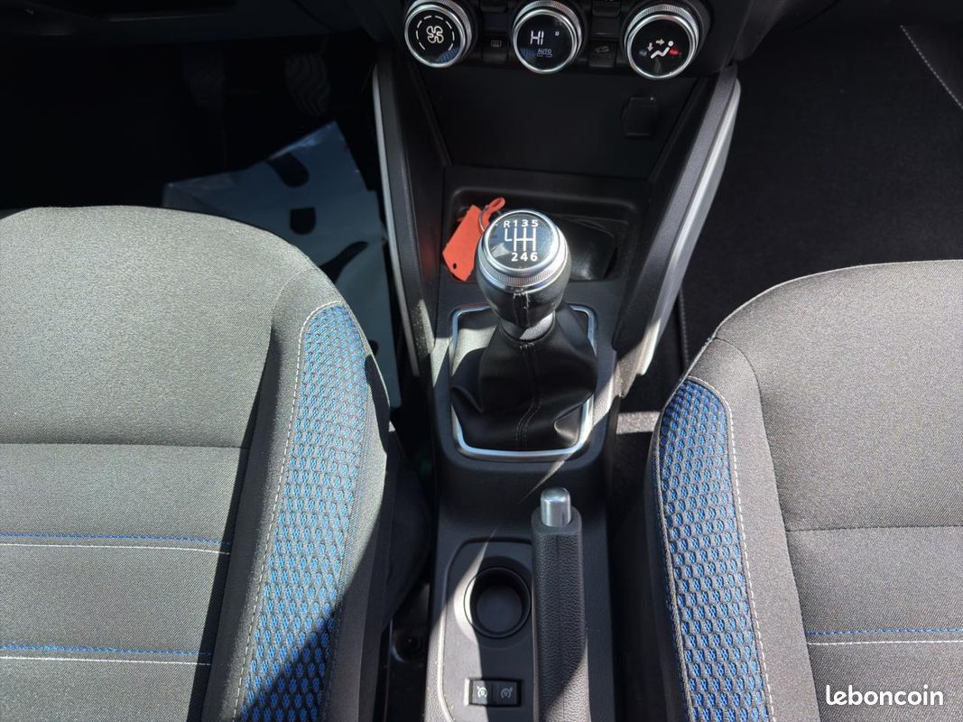 DACIA DUSTER Blue dCi 115 4x2 15 ans (image 15)