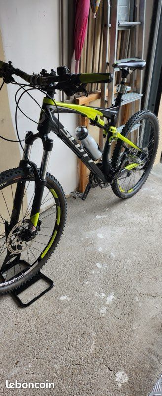 VTT Scott spark taille L 26 pouces Vélos