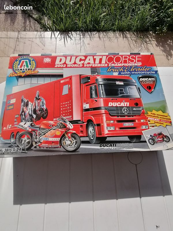 Maquette camion et remorque Mercedes Actros DUCATI Italeri 1/24 réf. 3815 (image 1)