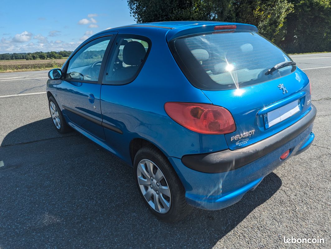 206 1.4 hdi 70cv occamobile 64 pau dans le véhicule qui dure le véhicule fiable (image 3)