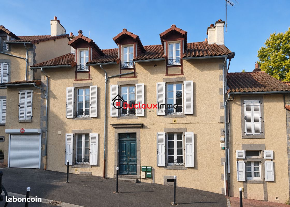 Immeuble 269 m² · à Aurillac · 269 m² · 249 000 €