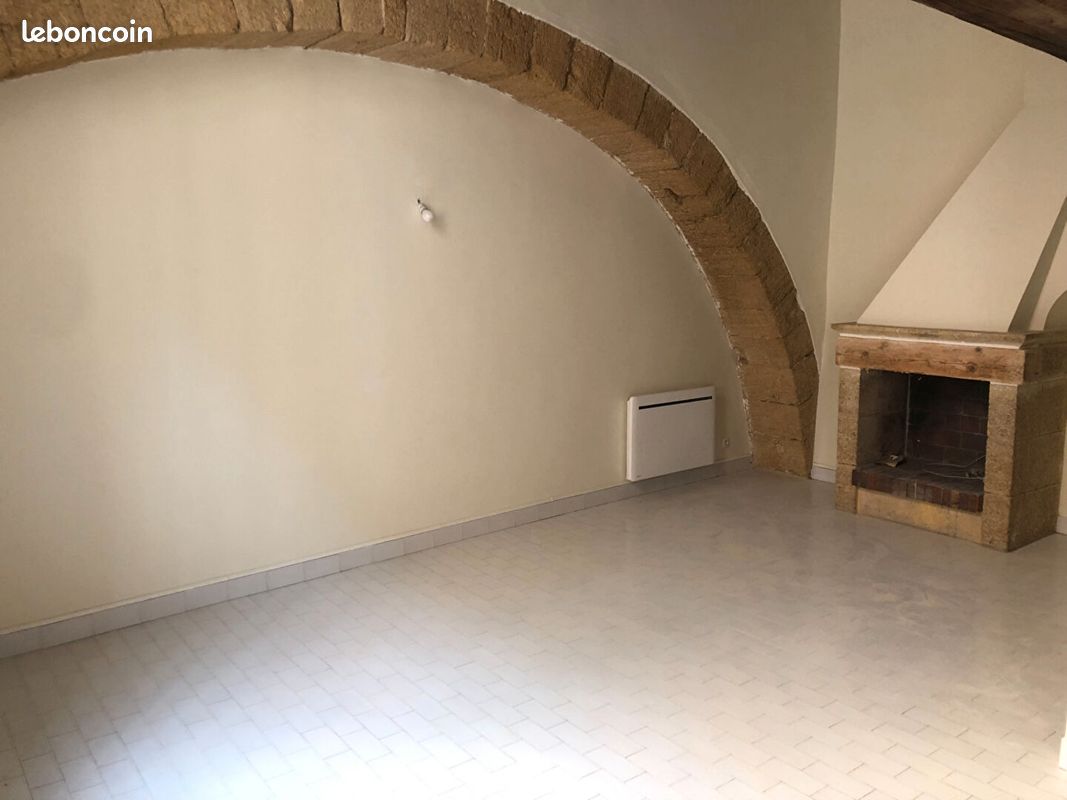 Appartement 2 pièces 60 m² · à Saint-Chamas · 60 m² · 715 €/mois
