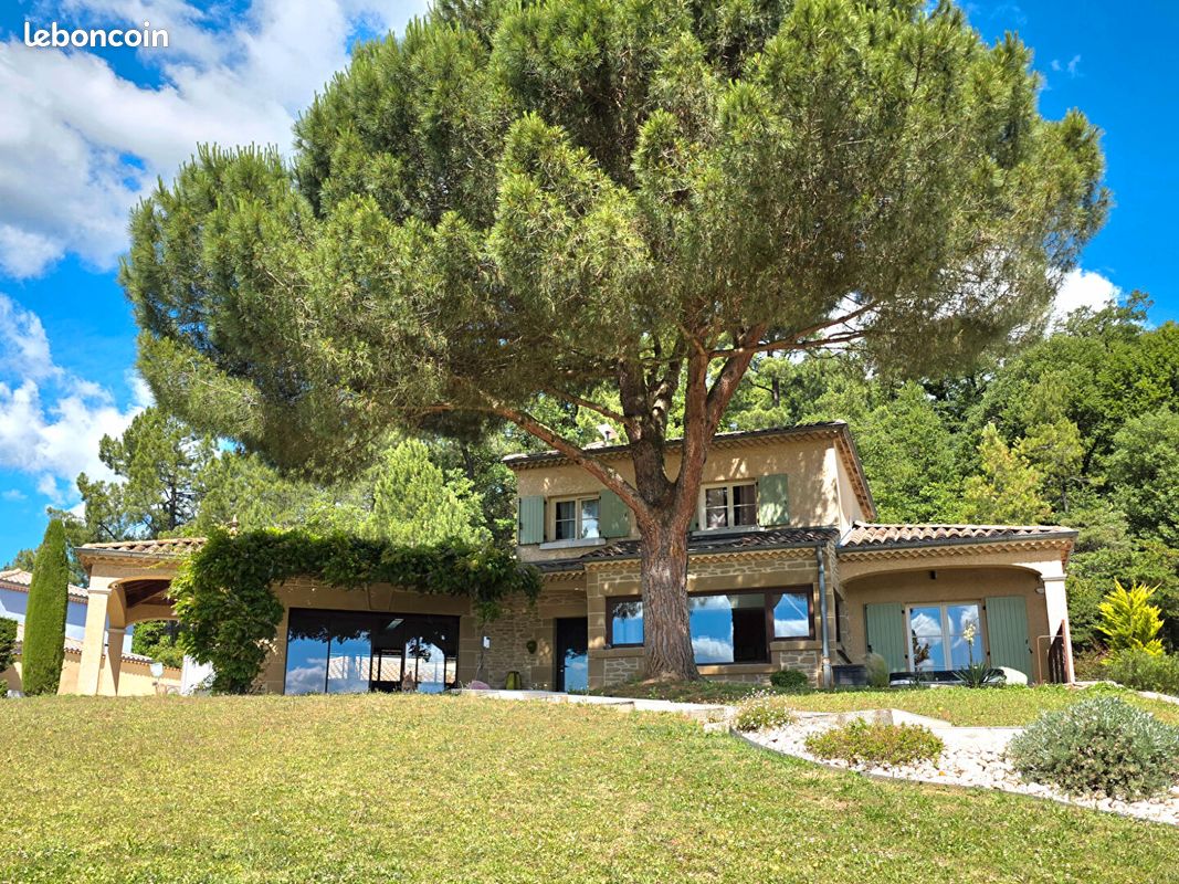 Maison 6 pièces 178 m² · à Romans-sur-Isère · 178 m² · 650 000 €
