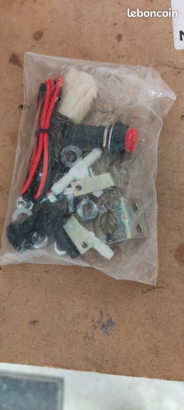 Kit Pompe Lave-glace Manuelle Pour Voiture Classique - Réservoir 12V Avec Interrupteur Bouton, Tuyau Inclus