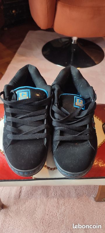 Basket de skate globe noir et bleu Chaussures