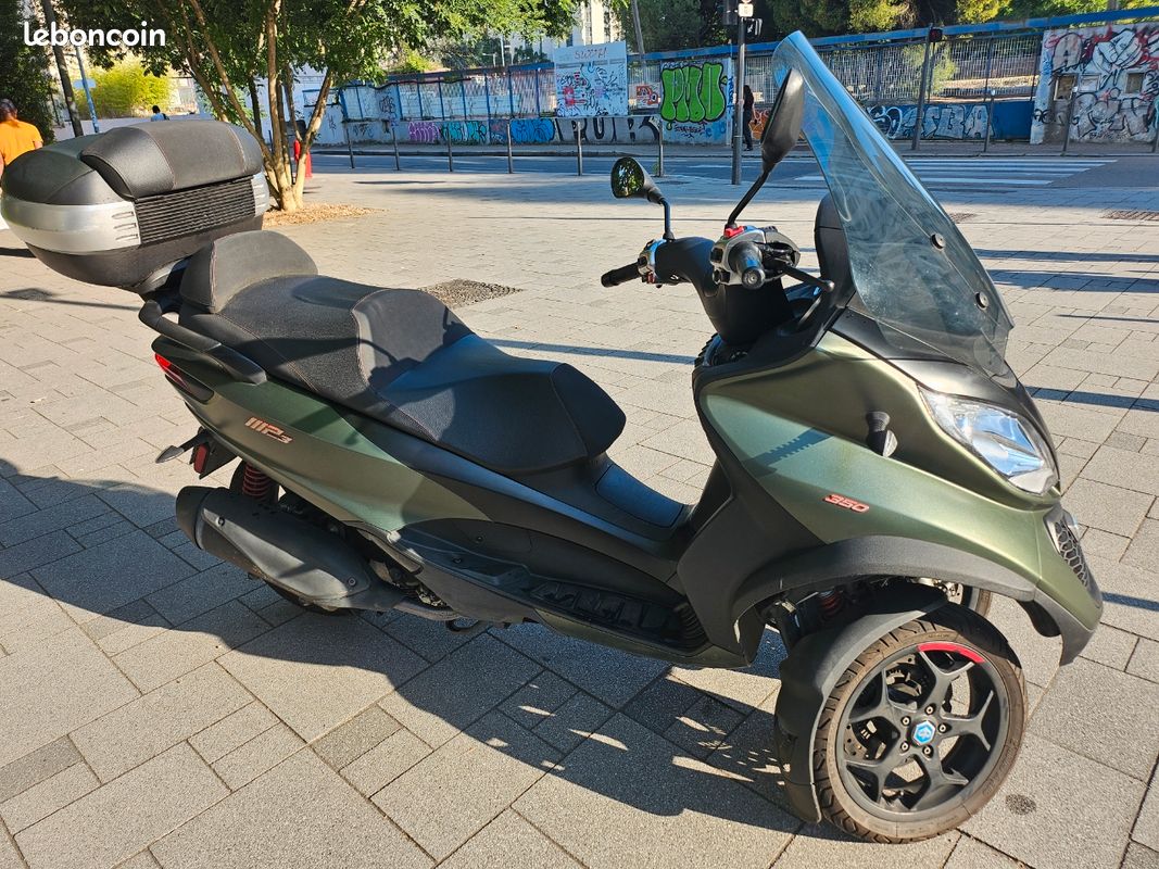 Piaggio mp3 350cc (image 2)