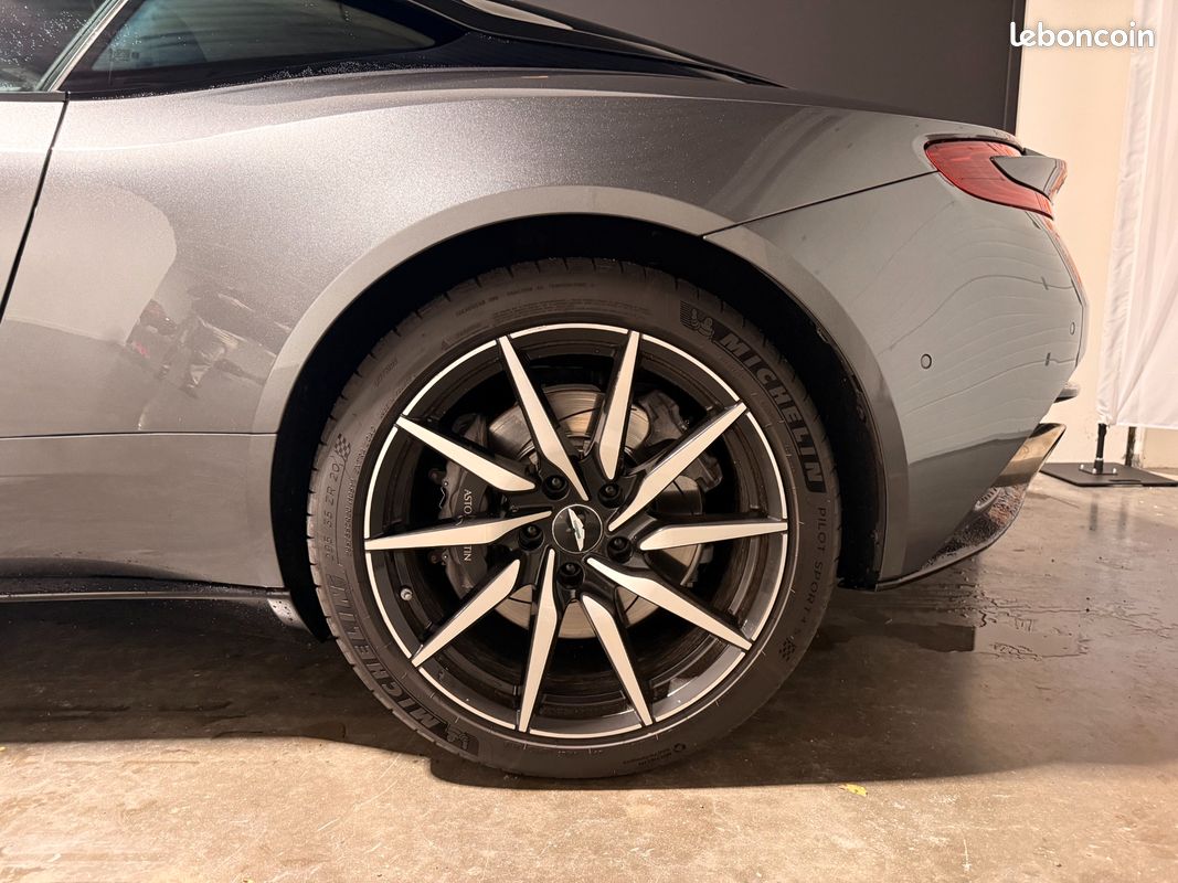 ASTON MARTIN DB11 COUPE V8 4.0 510 BVa (image 21)