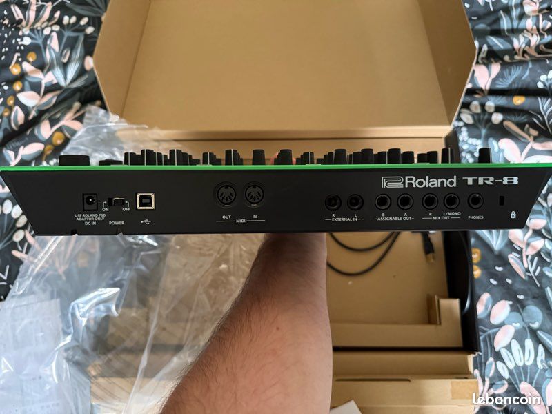 Boîte à rythmes Roland Aira TR8, en excellent état (image 4)