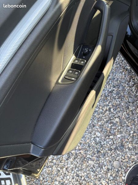 Audi A3 BERLINE 1.6 TDI 105CH FAP AMBIENTE (image 10)