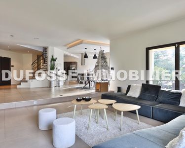 Maison 1 090 000 € - 230 m²