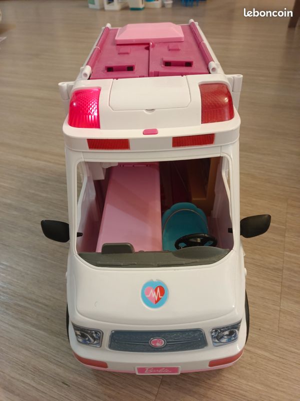 Ambulance de barbie (image 7)