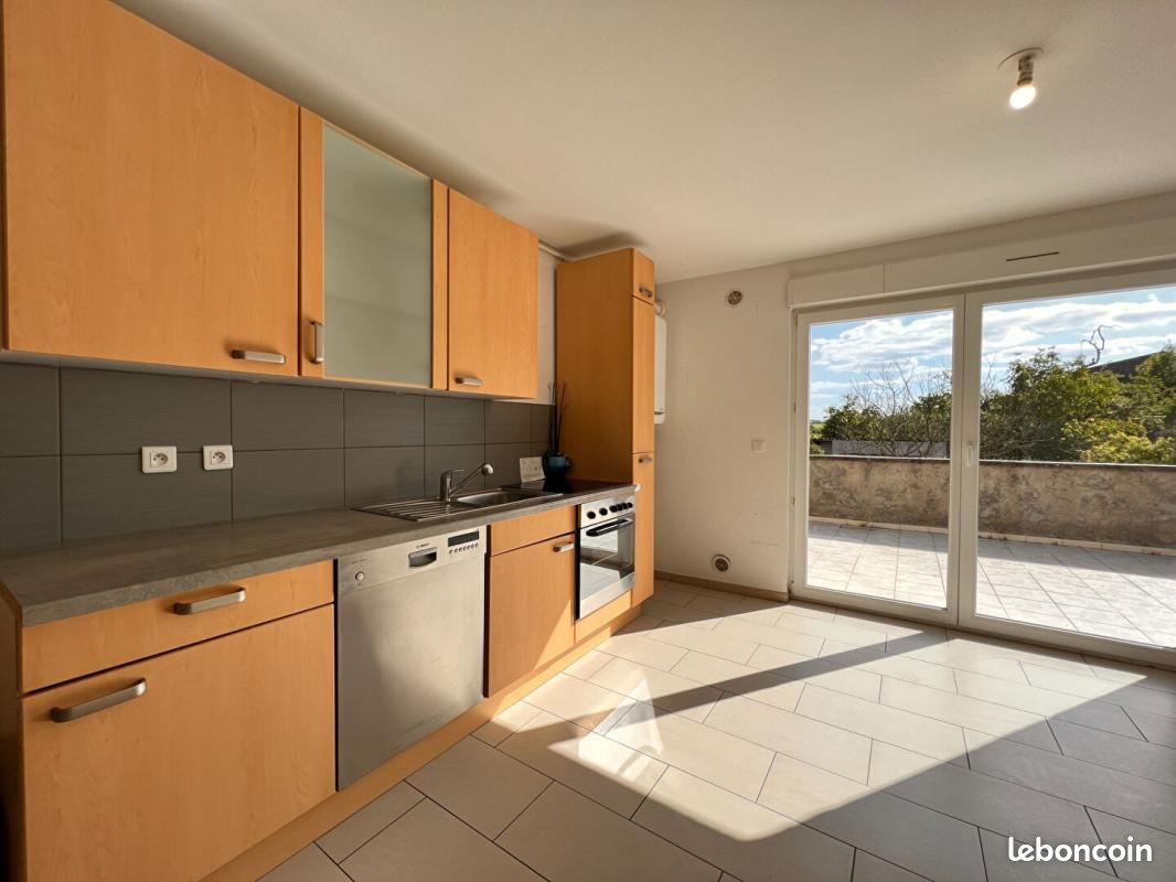 Appartement 3 pièces 100 m² · à Macheren · 100 m² · 680 €/mois