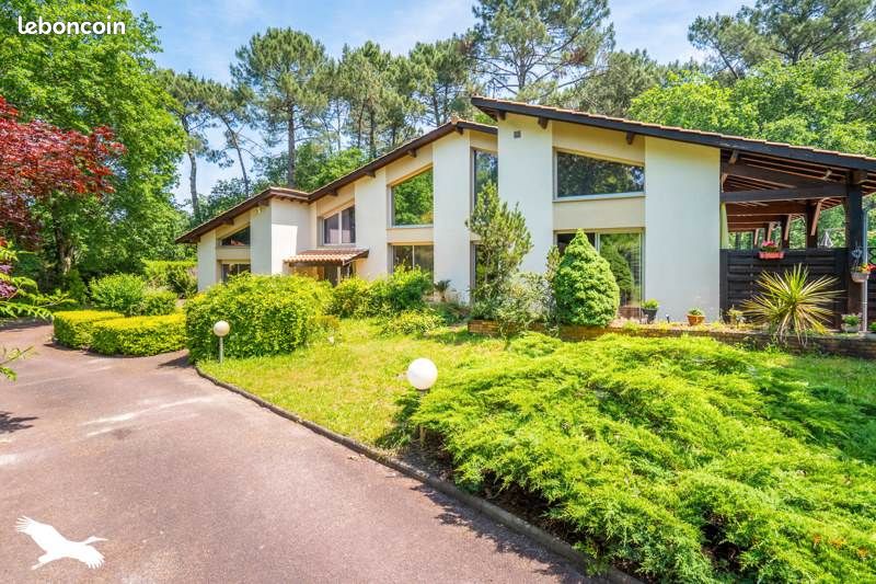 Maison 7 pièces 265 m² · à Cestas · 265 m² · 530 000 €