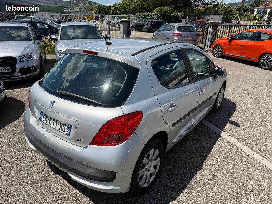 Peugeot 207 1.4e urban 75ch garantie (image 2)