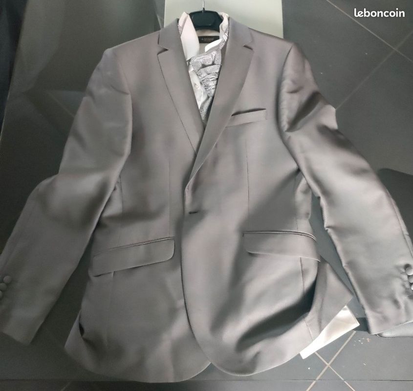 Costume de mariage (image 3)