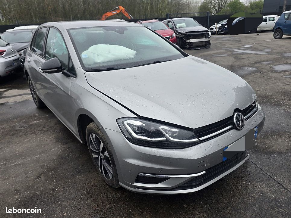 Volkswagen golf 7 iq-drive tsi 115cv accidentée (image 1)