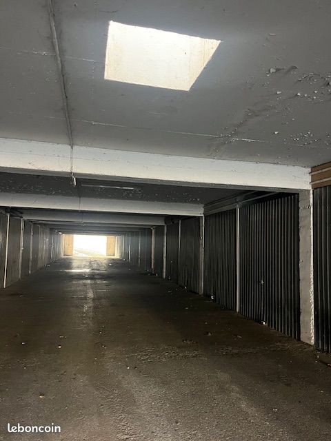 Garage ferme a louer malpasse 13013 · à Marseille · 106 €/mois