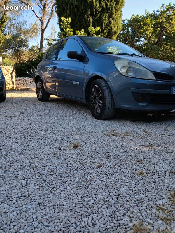 Pièces clio3 (image 2)