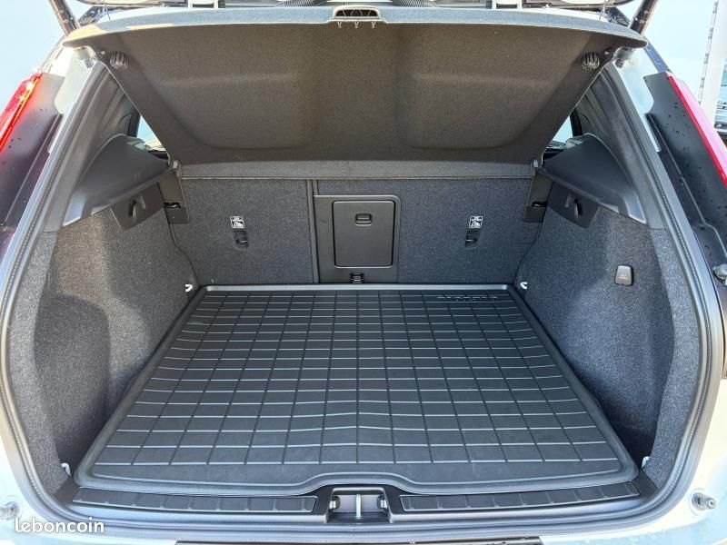 Volvo XC40 B3 163ch Black Edition DCT 7 (image 9)