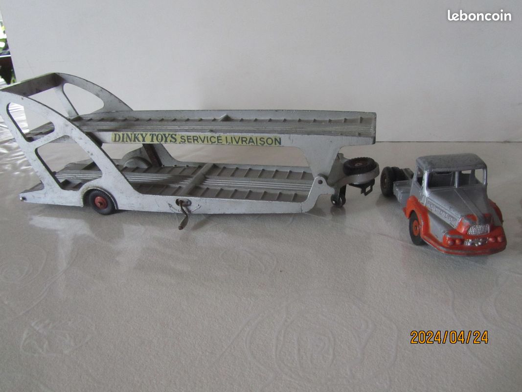 Camion porte voiture dinky toys